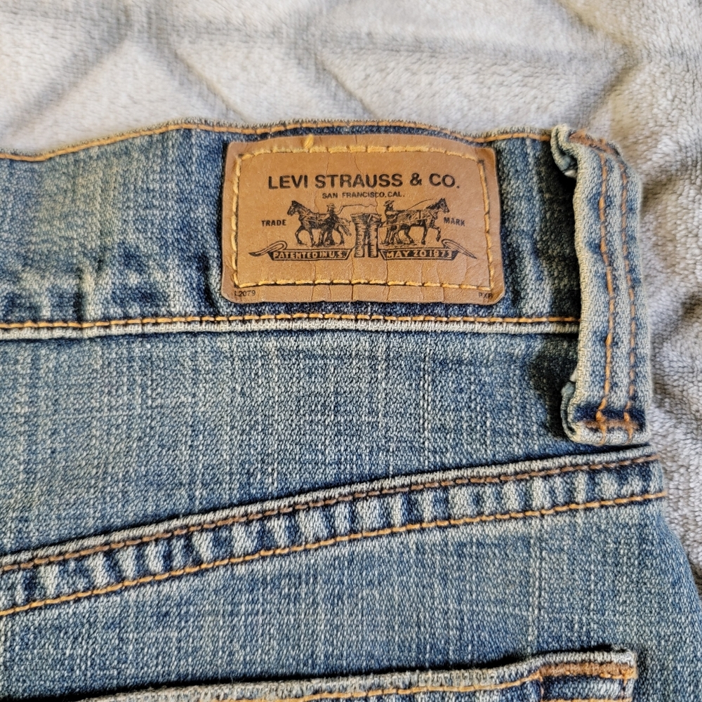 Levi's Light Blue Denim A-Line Skirt - Picture 2 of 8